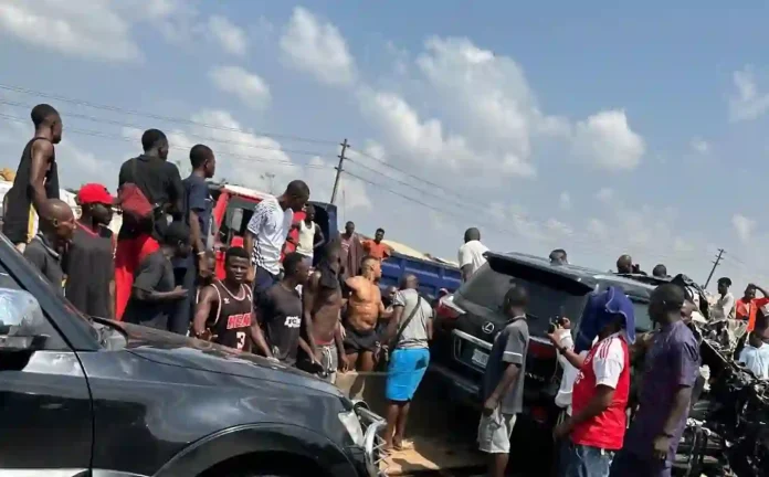 Şampiyon Tedavi Altında: İşte Joshua'nın Karıştığı Feci Kazanın Tüm Ayrıntıları Şampiyon Tedavi Altında: İşte Joshua'nın Karıştığı Feci Kazanın Tüm Ayrıntıları